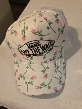 Vans Women's Pink Rose Pattern Trucker Hat